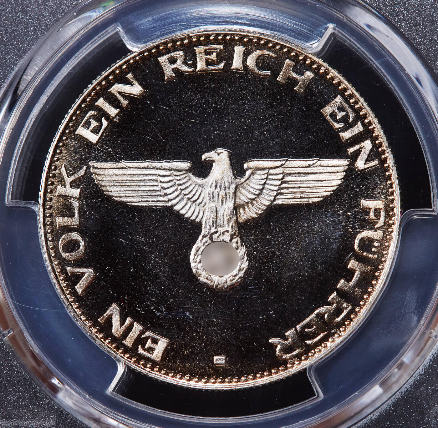 【俄甄集藏】2025年(045)12-03 星期三 晚 19:30 全场包邮 德国1989年纪念1945年总理镀银铜章，PCGS MS68，亚军分，黄油彩顶级状态，经典品种，类精制底板，原图联系客服或前往对应官网进行查询