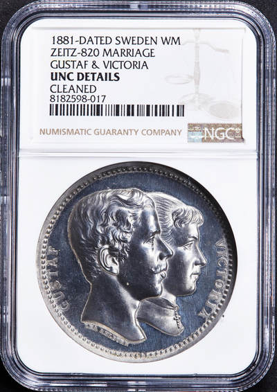 【俄甄集藏】2025年(045)12-03 星期三 晚 19:30 全场包邮 - 瑞典1881年纪念王储古斯塔夫（1907年继任国王-古斯塔夫五世）与玛丽·维多利亚公主皇室婚礼白色金属纪念章，NGC UNCD，高浮雕，工艺精湛，凝霜感极强