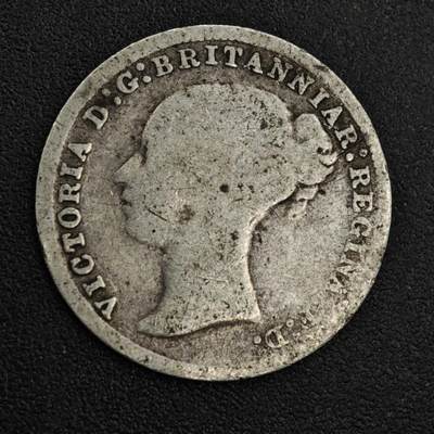 【淘币小摊】限时拍第八百一十二拍  小银币场  满百包邮可预留两周  周一统一发货  - 英国1876年维多利亚3便士银币
