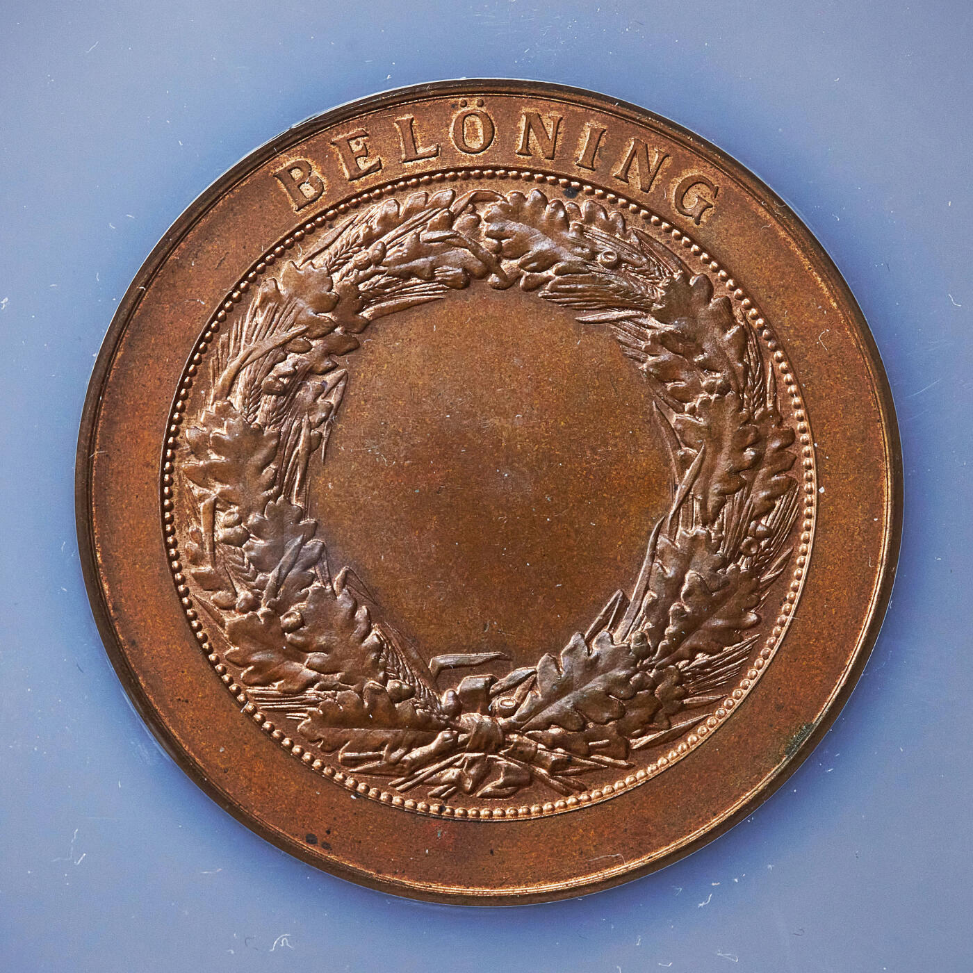 【俄甄集藏】2025年(045)12-03 星期三 晚 19:30 全场包邮 瑞典19世纪延雪平皇家家庭协会荣誉大铜章，NGC MS64，原铜光养眼，正面为延雪平地区纹章，直径：51mm