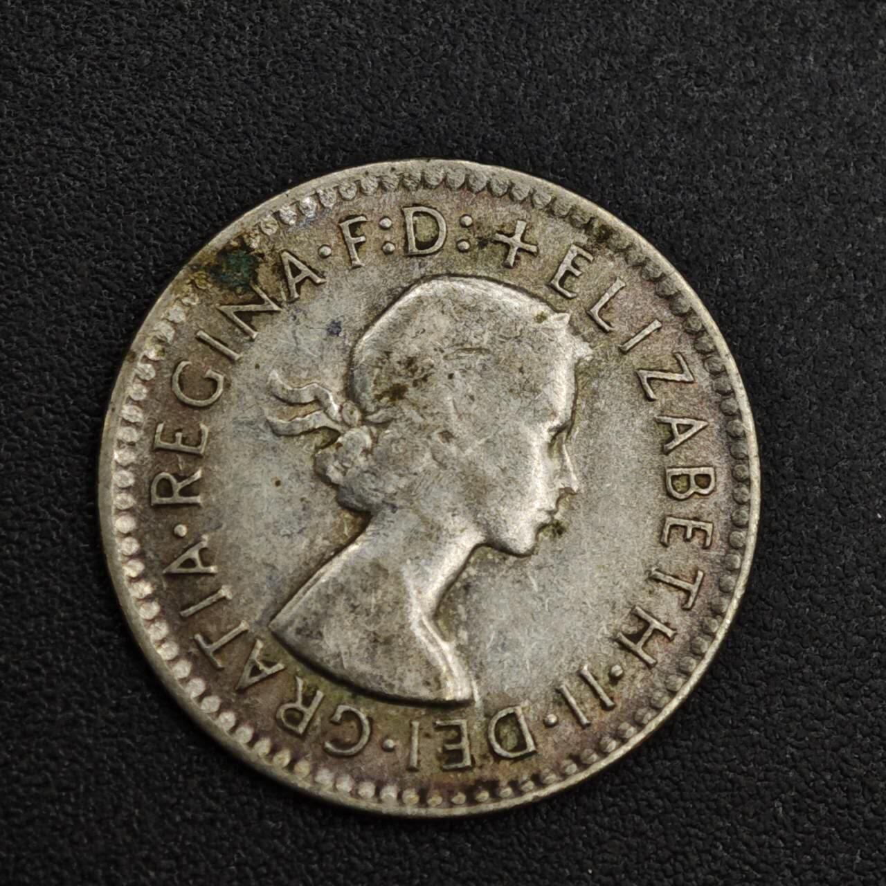 【淘币小摊】限时拍第八百一十二拍  小银币场  满百包邮可预留两周  周一统一发货  澳大利亚1958年伊丽莎白二世3便士银币