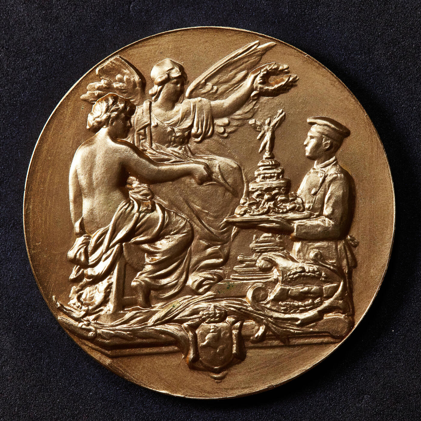 【俄甄集藏】2025年(045)12-03 星期三 晚 19:30 全场包邮 比利时19世纪纪念布鲁塞尔食品博览会镀金大铜章，设计精美，类精制底板，直径：60mm，重84.67克