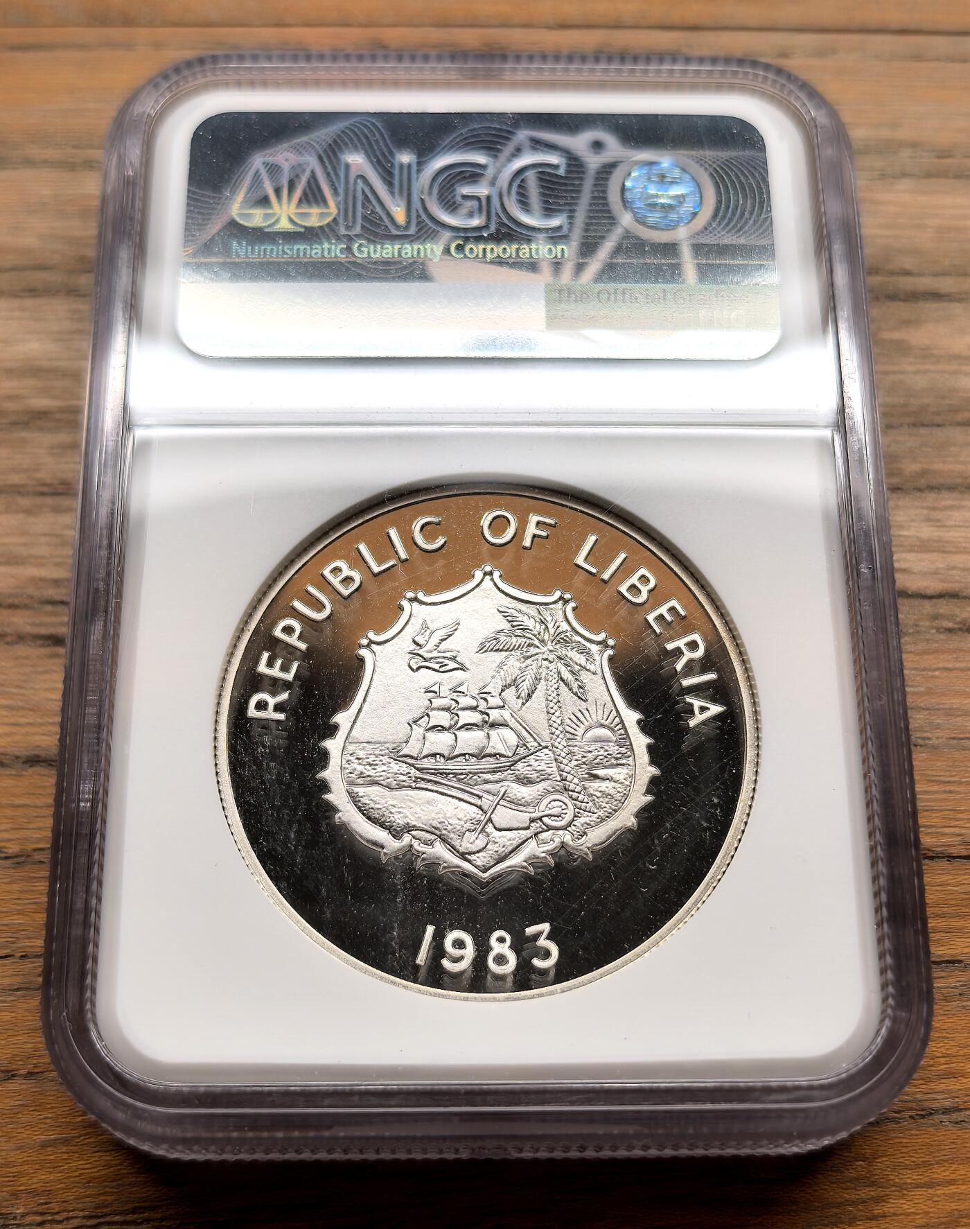 纫秋兰以为佩·凡希社微拍感恩专场 1983利比里亚FAO渔业会议2DOLLAR大银加厚版NGC-PF69UC