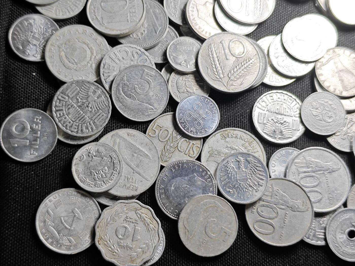 KK钱币收藏小铺 （套币 好品/批量散币 银币）专场  2月预留时间 周末发货   铝币一组100枚一组 各国各年份不同面值100枚