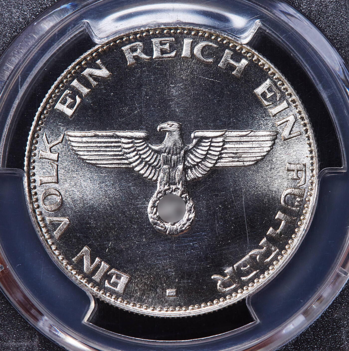 【俄甄集藏】2025年(045)12-03 星期三 晚 19:30 全场包邮 德国1989年纪念1945年总理精制镀银铜章，PCGS SP66，亚军分，顶级状态，经典品种，原图联系客服或前往对应官网进行查询，盒子边角有小磕碰