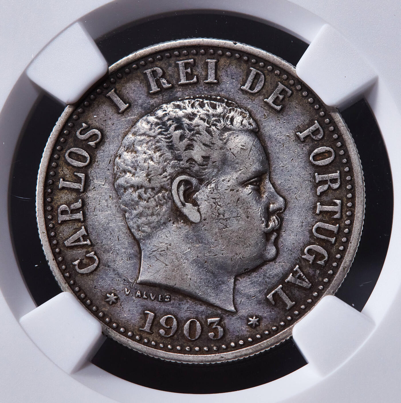 【俄甄集藏】2025年(045)12-03 星期三 晚 19:30 全场包邮 葡属印度1903年卡洛斯一世1卢比银币，NGC AU50，黄油酱彩原味包浆