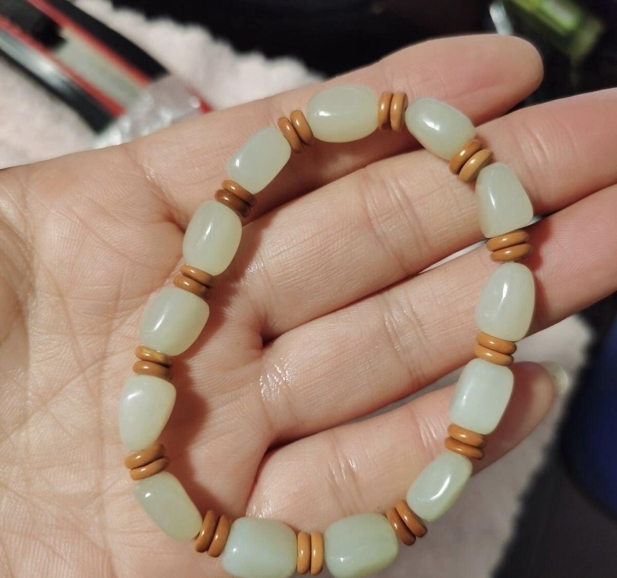 江南站杂件场 精美河田玉手串