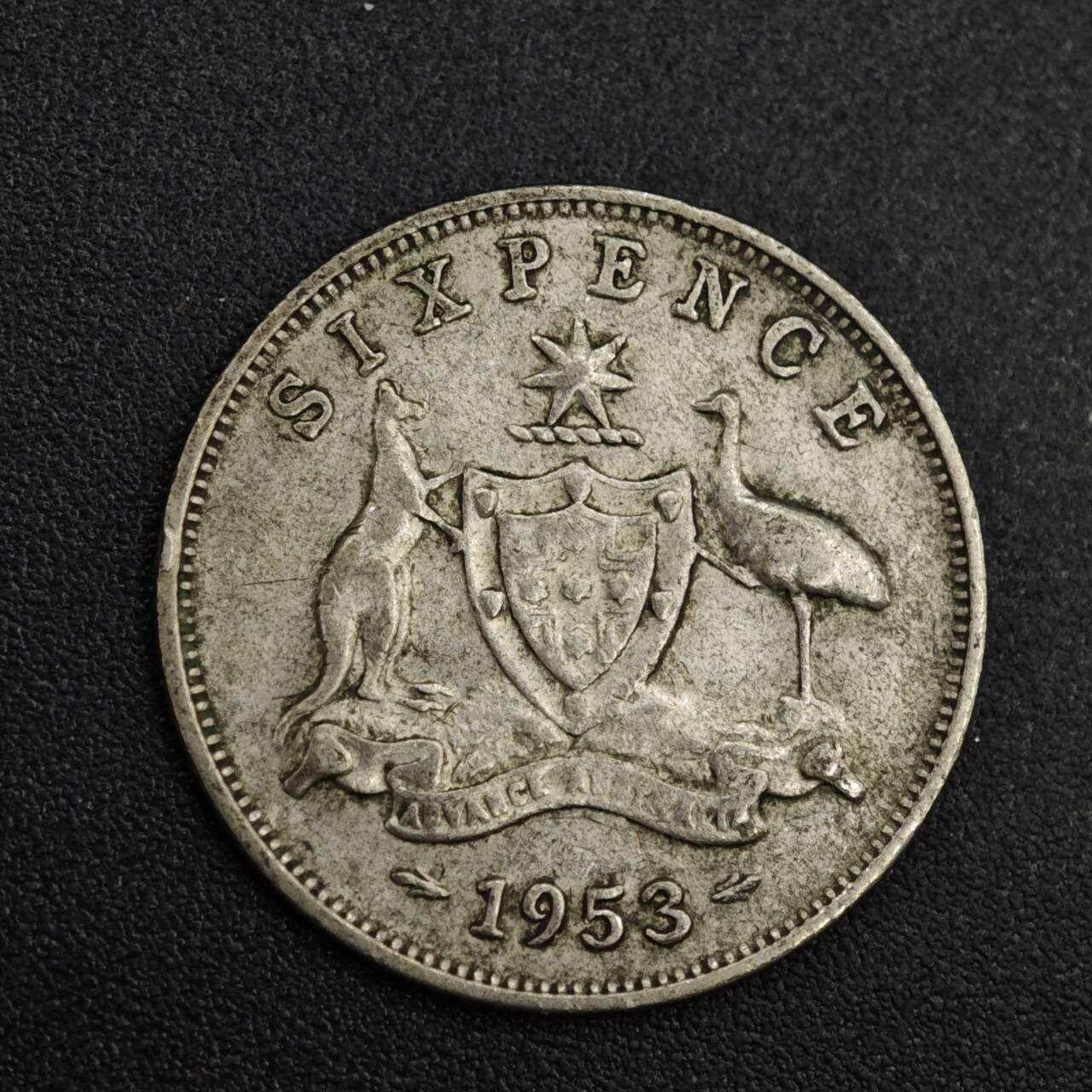 【淘币小摊】限时拍第八百一十二拍  小银币场  满百包邮可预留两周  周一统一发货  澳大利亚1953年伊丽莎白二世6便士银币