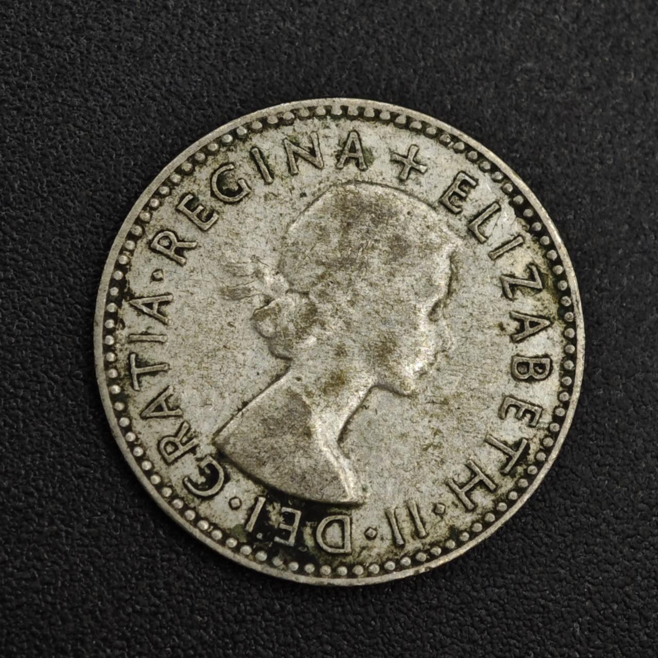 【淘币小摊】限时拍第八百一十二拍  小银币场  满百包邮可预留两周  周一统一发货  澳大利亚1954年伊丽莎白二世3便士银币