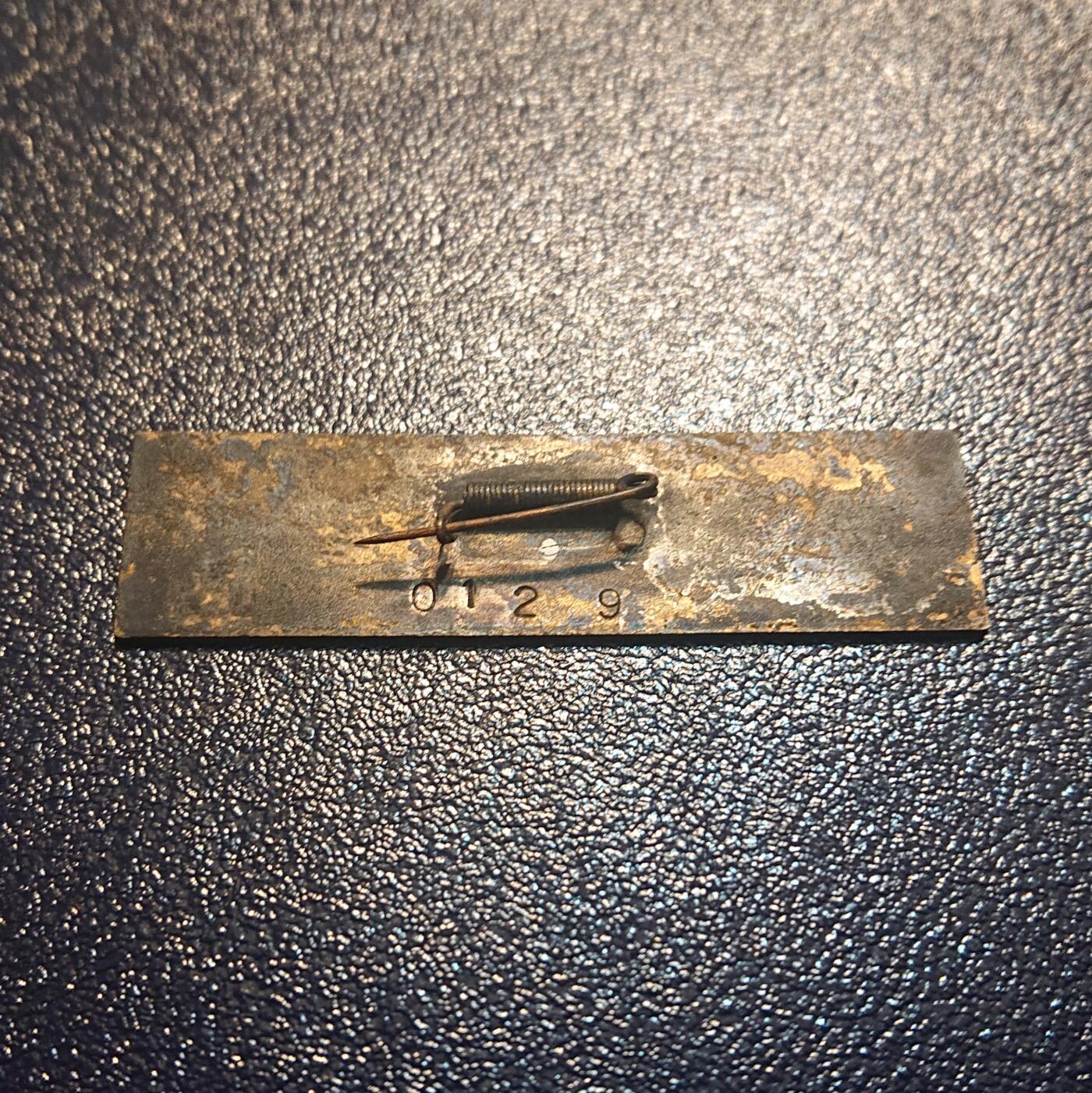 【第貳場】近代勋奖章徽章服饰杂项专场 鸭绿江畔 保家卫国—停战代表团证章