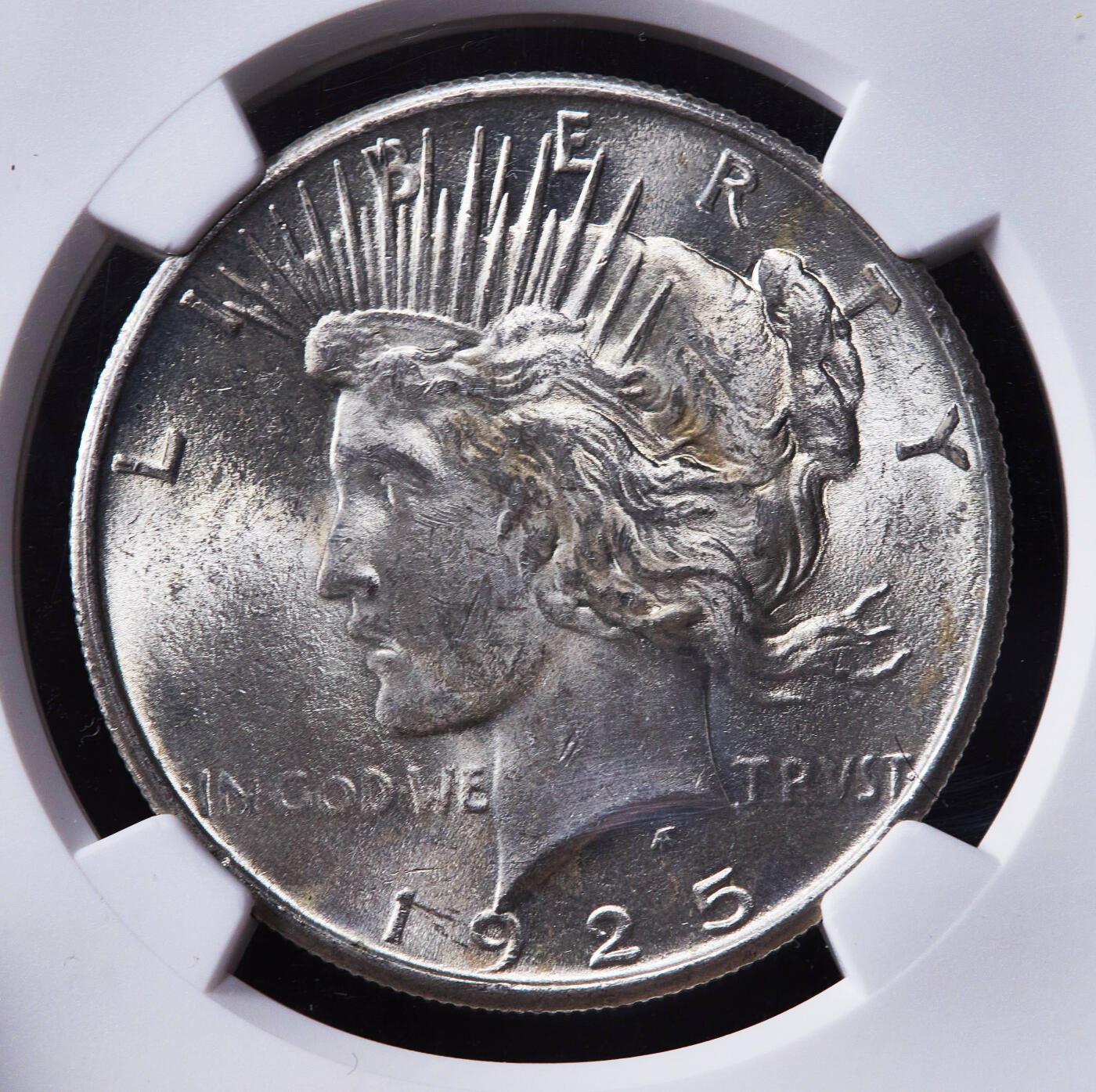 【俄甄集藏】2025年(045)12-03 星期三 晚 19:30 全场包邮 美国1925年和平1美元大银币，NGC MS63，原味状态，车轮转光，少见年份