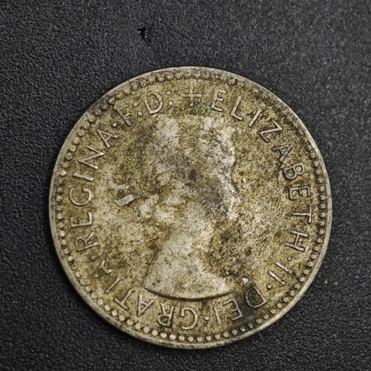 【淘币小摊】限时拍第八百一十二拍  小银币场  满百包邮可预留两周  周一统一发货  澳大利亚1963年伊丽莎白二世6便士银币