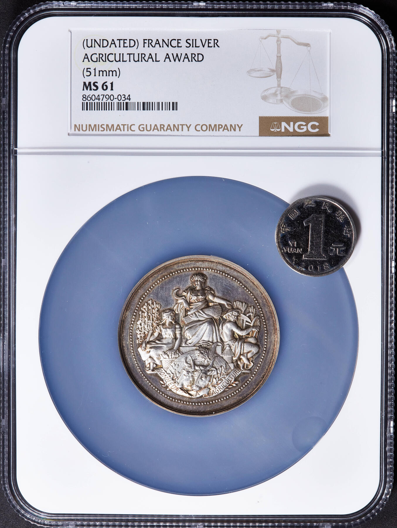 【俄甄集藏】2025年(045)12-03 星期三 晚 19:30 全场包邮 法国19世纪参议员C·福里斯特设立农业表彰大银章，NGC MS61，正面为农业女神与代表园艺的女性与代表农耕的男性造像，高浮雕，类精制底板，直径：51mm