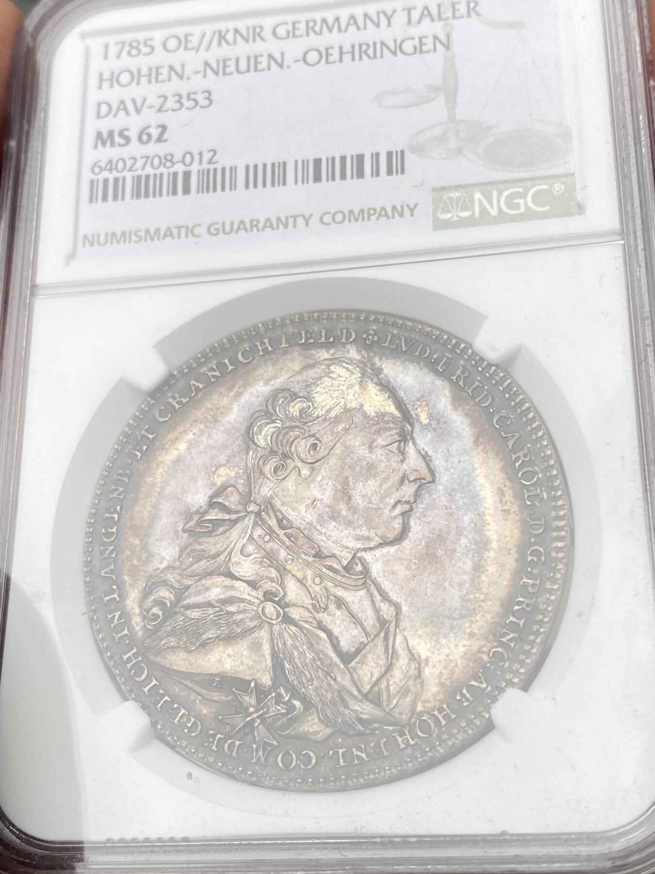 万国钱币拍卖第056期 NGC MS62 1785年德国霍恩洛赫·诺伊恩斯特·奥林根路德维希·弗里德里希·卡尔双狮护盾大泰勒 罕见小邦品种 欧陆深五彩包浆 NGC亚军分