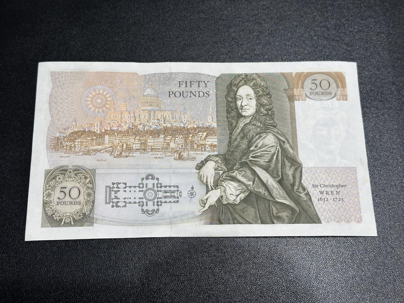 《外钞收藏家》第五百九十期（欧洲强钞、港币、硬通货及丰富裸币大拍场）（本平台长期征集拍品、欢迎藏友们联系合作） 英国D序列50镑 UNC-