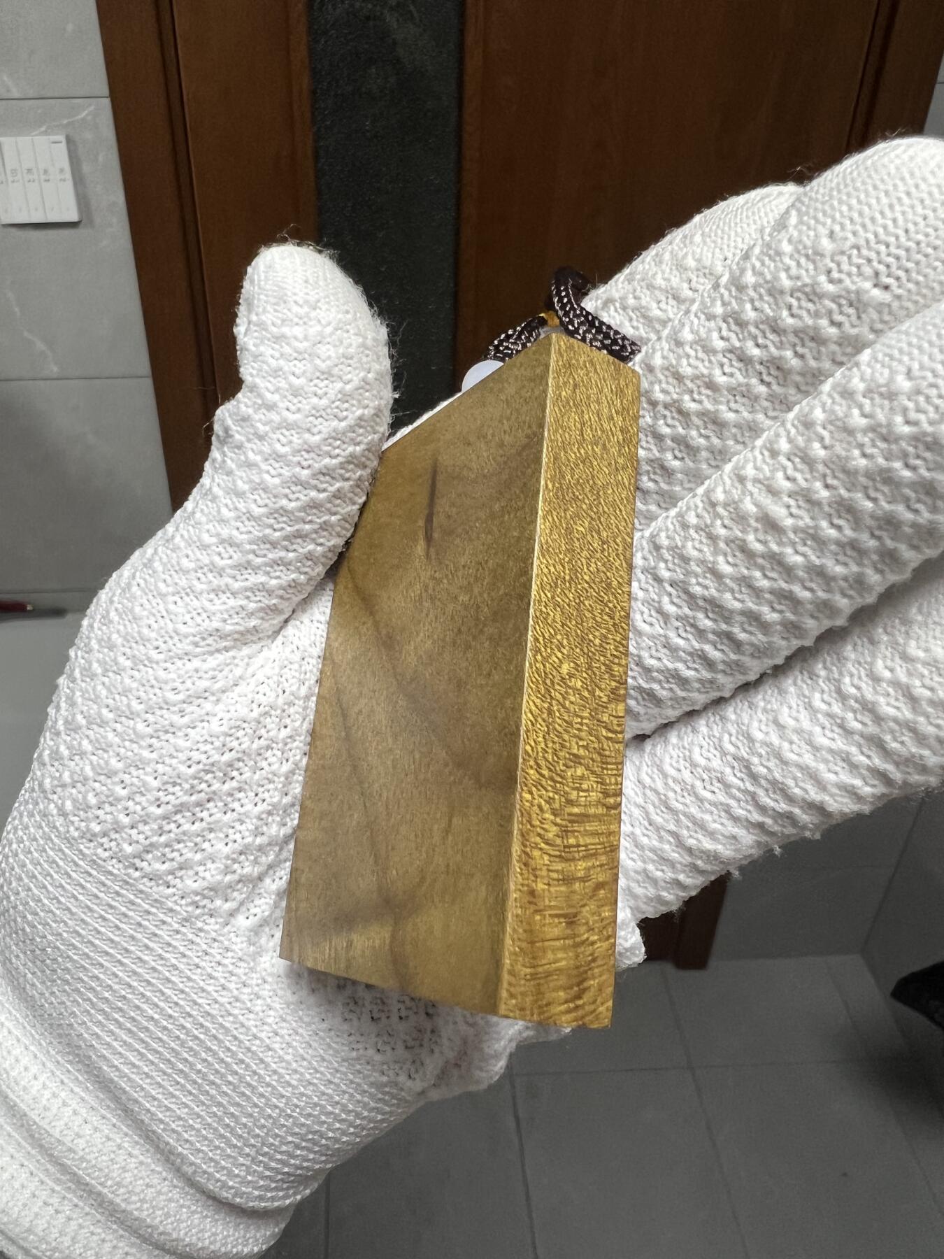 零元拍：金丝楠水波金丝牌子，香喷喷的小金砖，金光闪闪，70/50/13MM