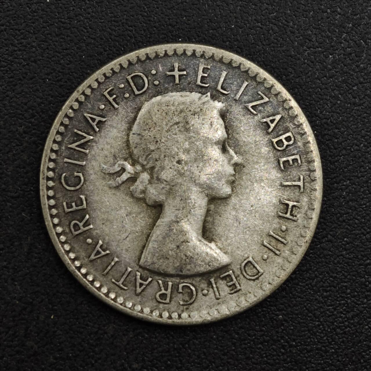 【淘币小摊】实时拍第八百一十三拍   散币场   满百包邮可预留二周 每周一统一发货   澳大利亚1959年伊丽莎白二世3便士银币