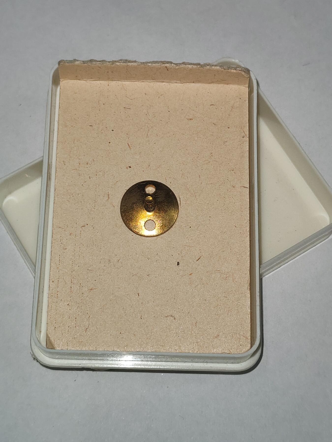 韵星假日拍卖第三十一期 -- Rimey Holidays Auction 31 民主德国内务部警察学院校徽 带原盒