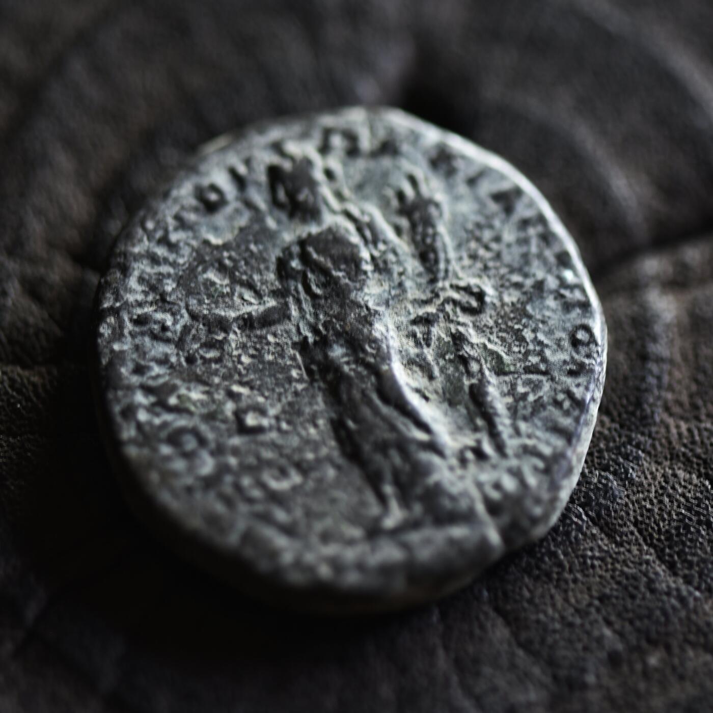 【良泉】【2025年最后一场】12月18日晚19.30点开拍！188组【直播场】西方古代钱币、丝路杂项、印章！ 【在位仅一年】11.09克，公元217-218年【古罗马·行省】马克里努斯与其子迪亚杜门尼安，马恰诺波利斯城，和谐女神铜币