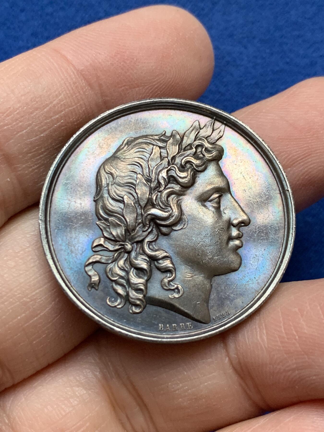 《竞宝斋》第443场 周日，周一，2场连拍 （全场包邮） 法国1828年里昂雅典娜艺术学院银质奖章 33.5mm 15.05g 神灯边铭 早期边铭