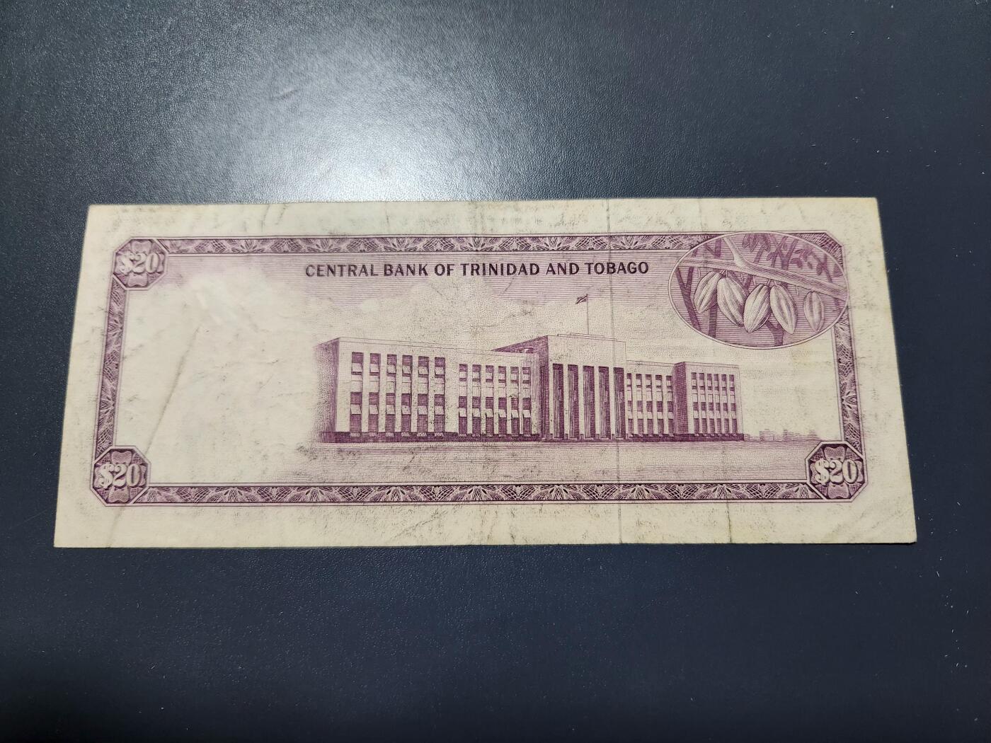 12月3号晚上8点 外国纸币自动截拍第67场 特立尼达和多巴哥纸币 1964年独立后第一版20元 首签 美品