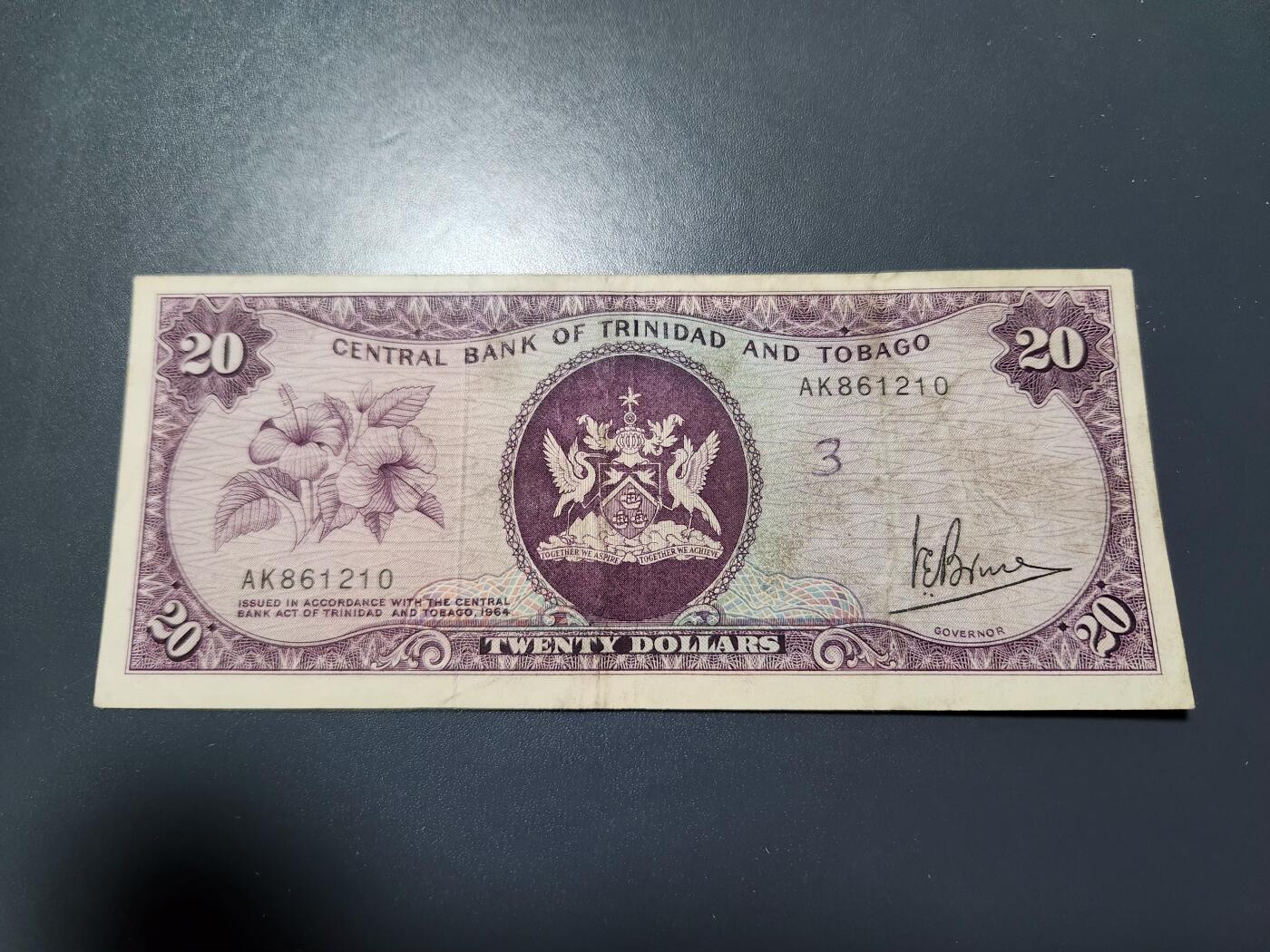 12月3号晚上8点 外国纸币自动截拍第67场 特立尼达和多巴哥纸币 1964年独立后第一版20元 首签 美品