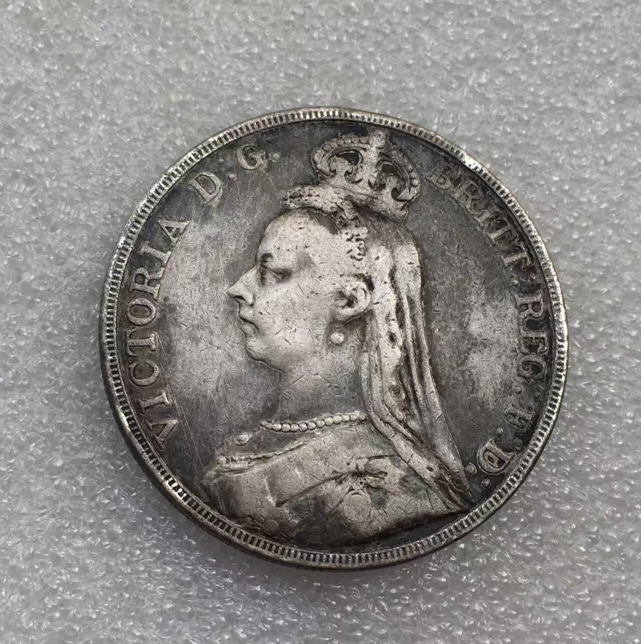 世界钱币专场拍卖 每周二开拍 1889年英国维多利亚女王高冠马剑1克朗流通银币🪙28克 92.5%银