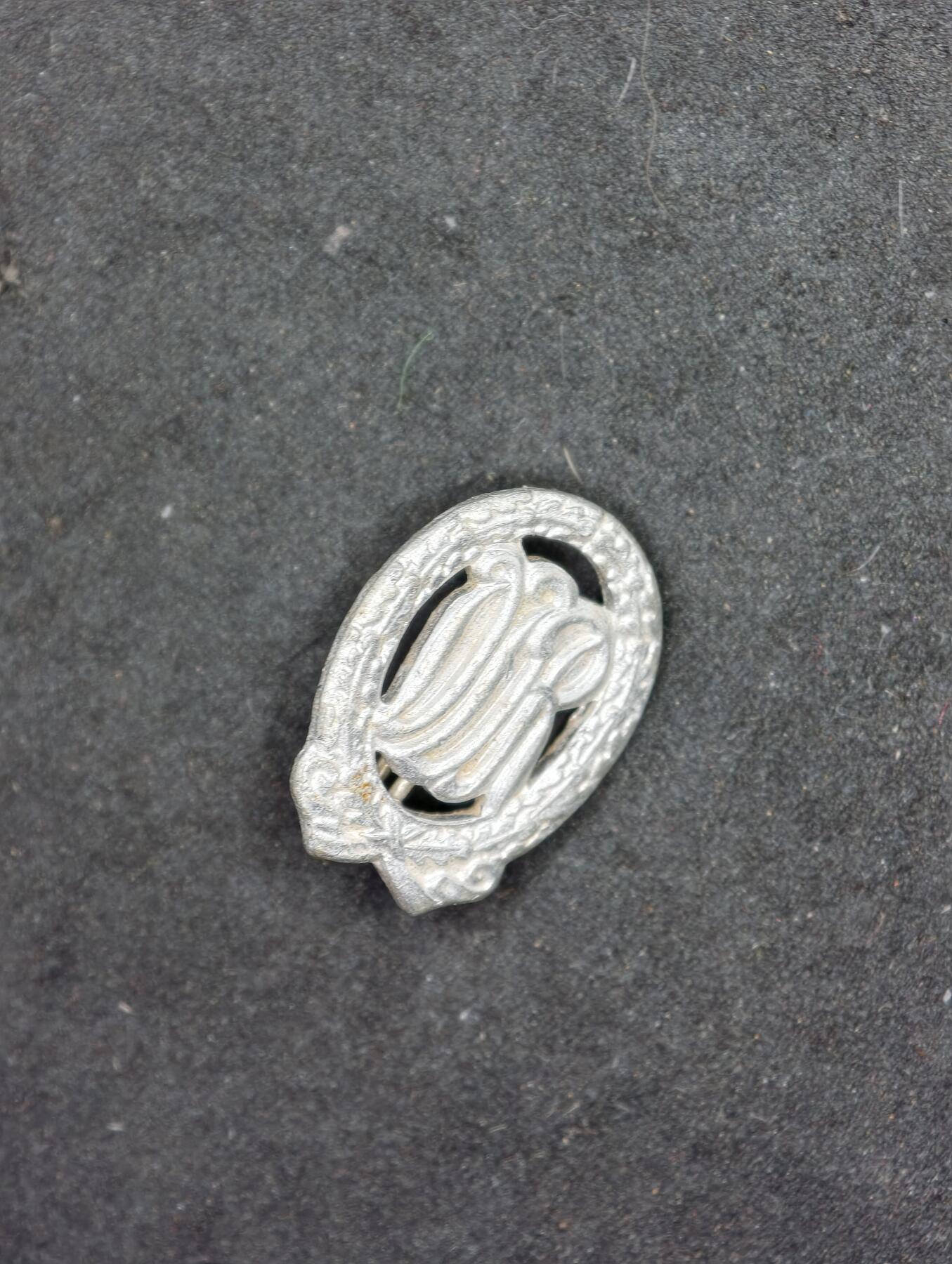 凯旋世界勋赏（第20期）（欢迎送拍）（对拍品有疑问请询问客服，不接受到手刀，出价默认拍品品相。请认真阅读拍卖规则！出价默认已认可！）（收到货请录制开箱视频，无视频概不处理问题。） DDR体能证章