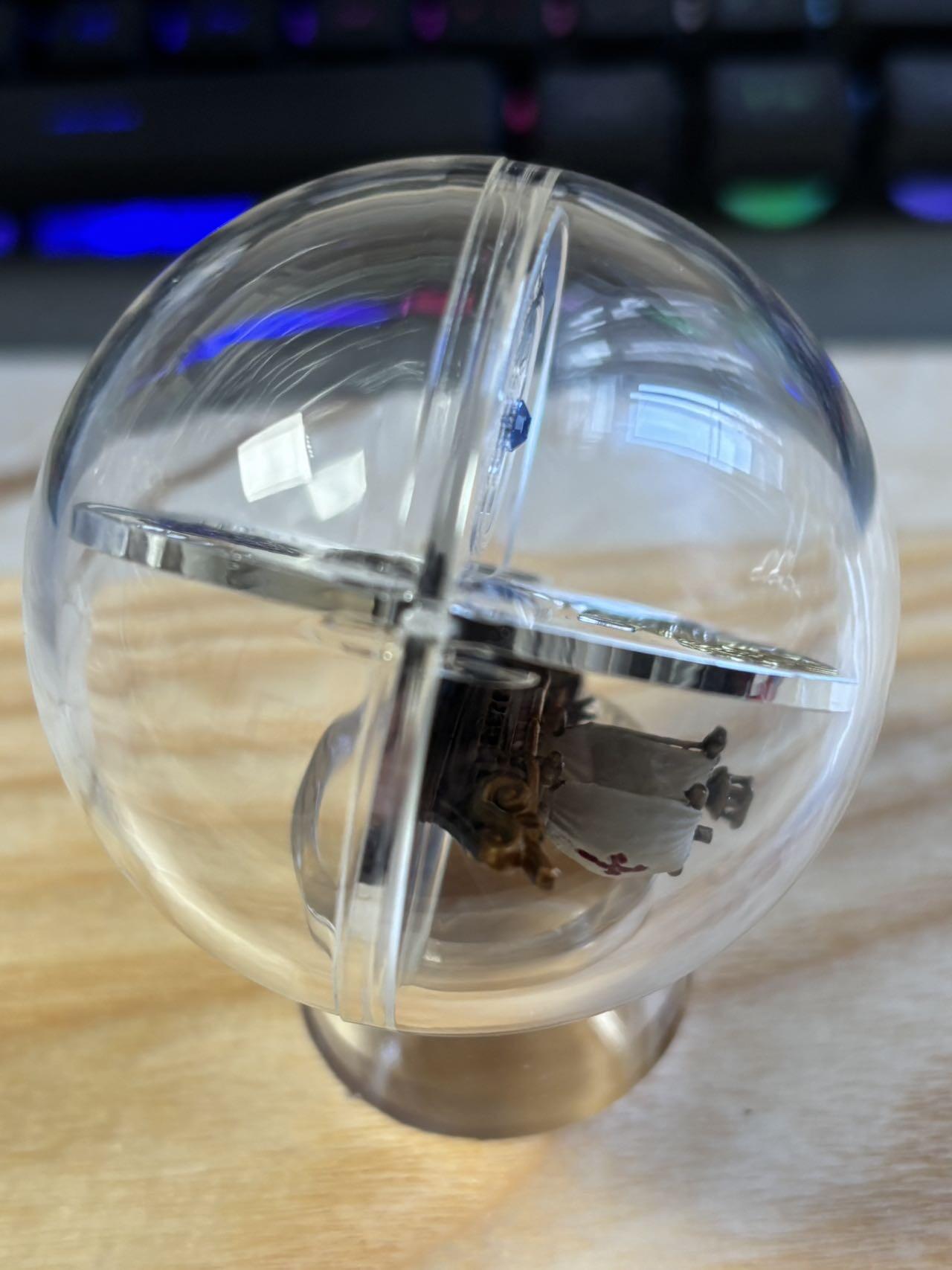 第183期拍卖 纽埃2021年麦哲伦环球航行立体镶嵌2盎司纪念银币，999银，发行333枚，亚克力盒有裂痕