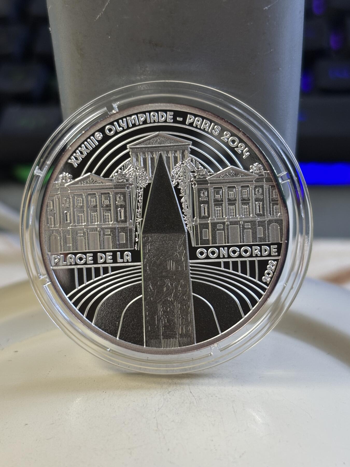 第183期拍卖 法国2022年巴黎奥运文化遗产协和广场方尖碑银币，999银，22.2克，发行7500枚，有氧化