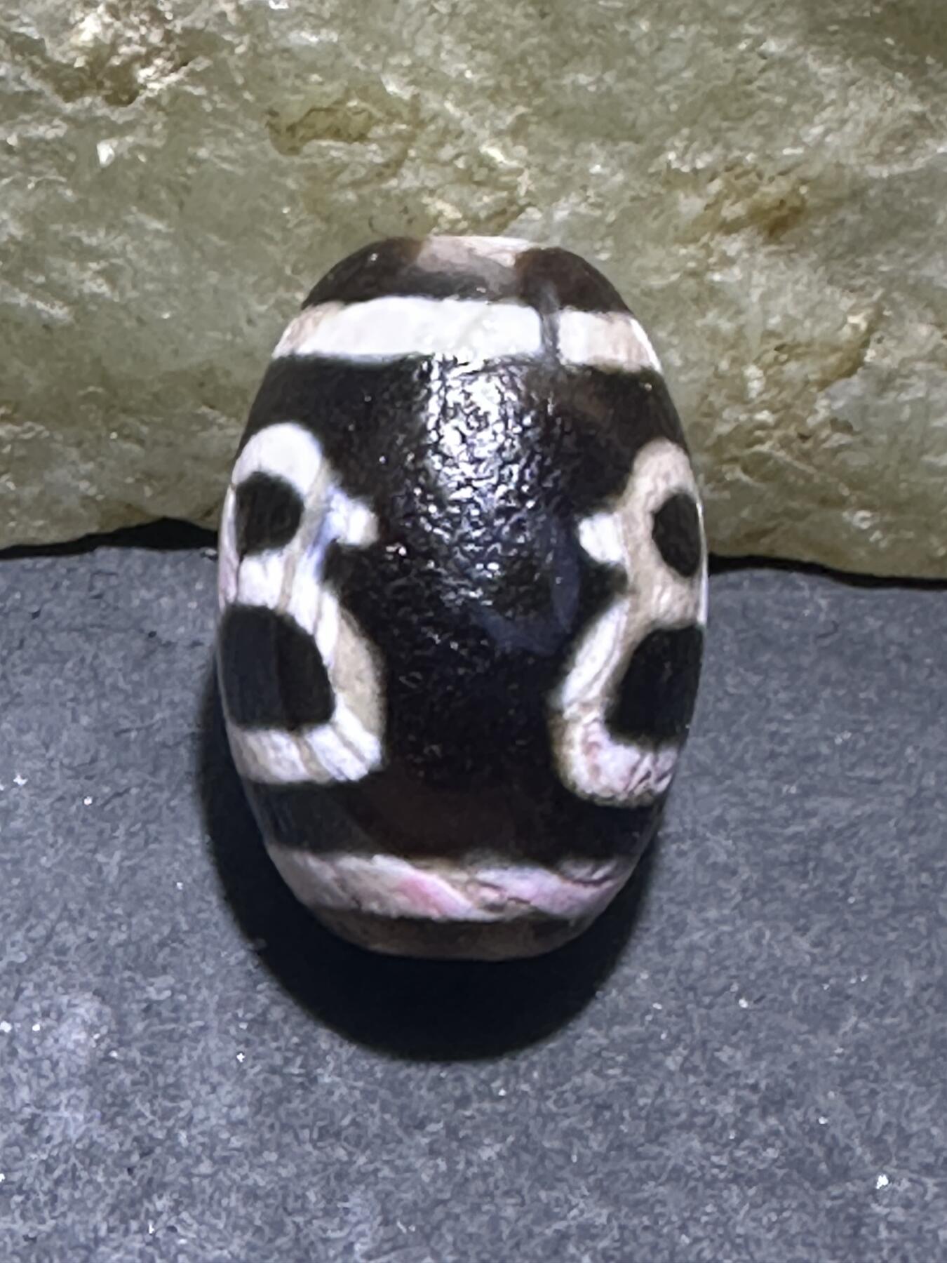 仅此一颗，精品藏传黑白玉髓财神天珠一颗