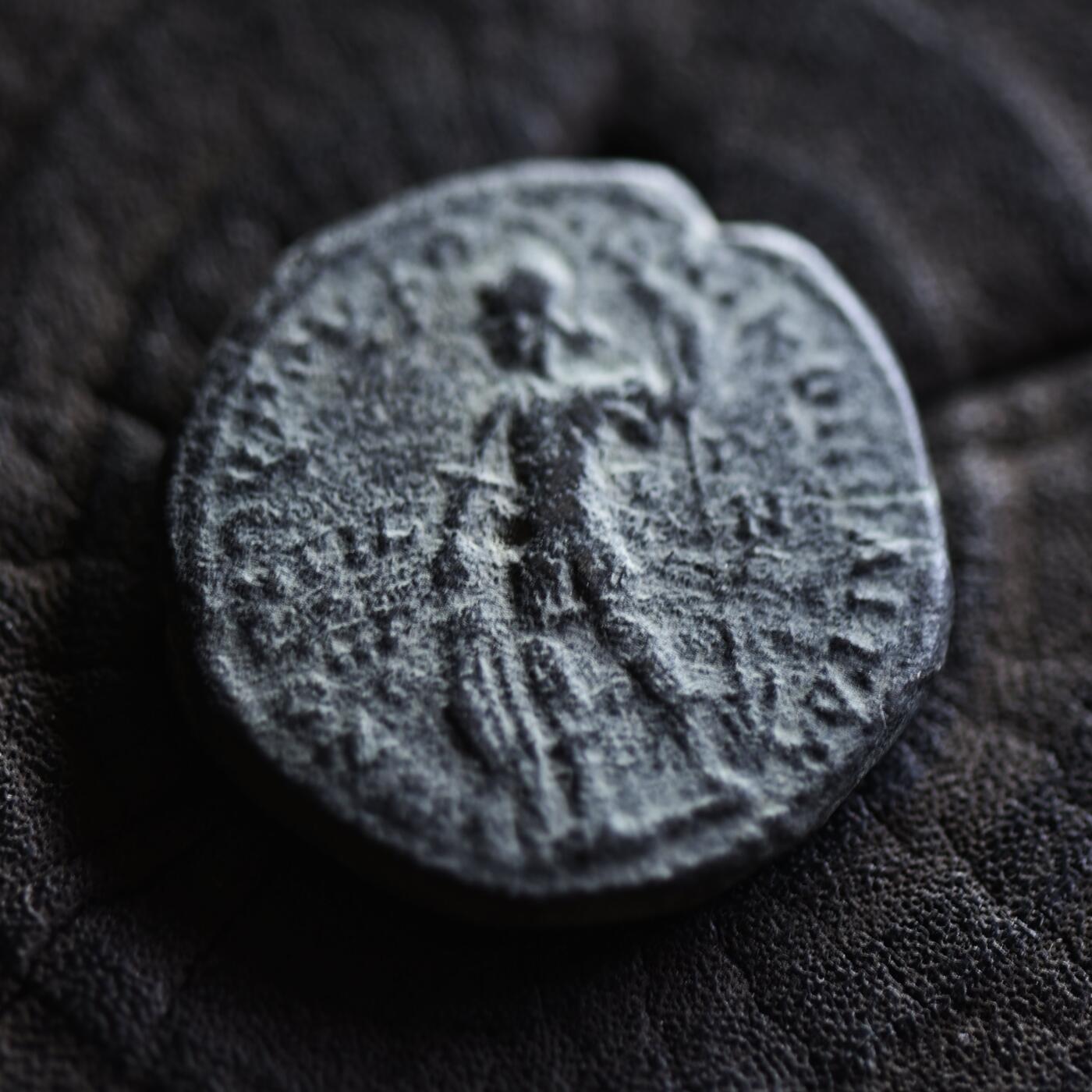 【良泉】【2025年最后一场】12月18日晚19.30点开拍！188组【直播场】西方古代钱币、丝路杂项、印章！ 【罕见】9.95克，公元218-222年【古罗马·行省】伊斯特河畔的尼卡波利斯城，暴君埃拉伽巴路斯，尼卡波利斯城罗马执政官代表——诺维乌斯·鲁弗斯打制（VΠ AV ΓAΛΛOY NIKOΠOΛITΩN ΠΡOC IC）铜币