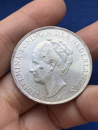 《竞宝斋》第443场 周日，周一，2场连拍 （全场包邮） - 荷兰1939年威廉明娜2.5盾大银币 好品，光度漂亮，好看的紫罗兰彩