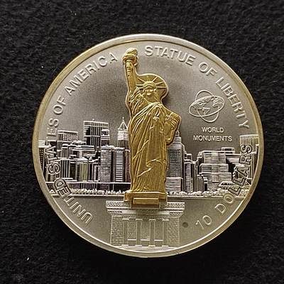 【全场包邮】纯粹捡漏拍483场（免费代拍第20场） - 【少见】库克群岛2006年10元世界奇迹建筑系列美国自由女神（38.6毫米31.1克）精制克朗型纪念银币-含镀金建筑插件-量5000