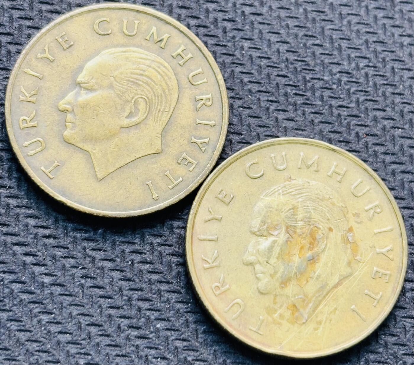 文馨钱币收藏第 284 场，【 长期接收代拍品】老藏家拍品南朝鲜李承晚时期货币，泰国大型纪念币，土耳其各时期及各国套币场 1989-90年土耳其 500 里拉 2 枚