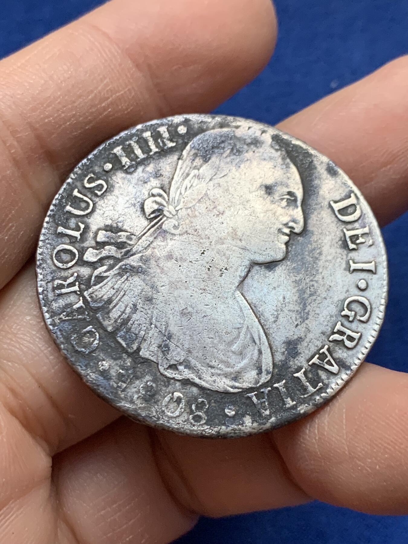 《竞宝斋》第443场 周日，周一，2场连拍 （全场包邮） 西属秘鲁1808年卡洛斯四世双柱八瑞尔银币