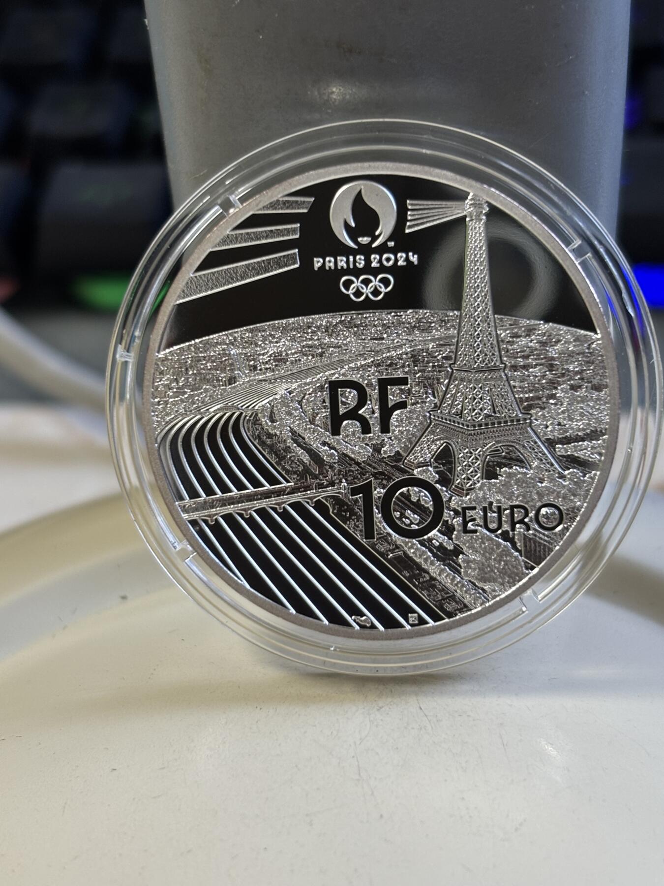 第183期拍卖 法国2022年巴黎奥运文化遗产协和广场方尖碑银币，999银，22.2克，发行7500枚，有氧化