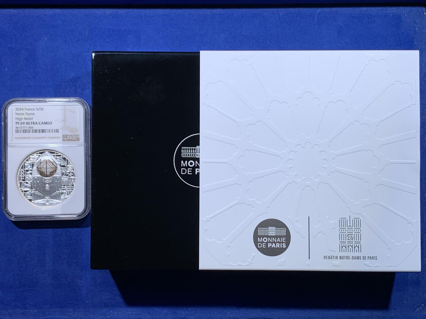 《竞宝斋》第443场 周日，周一，2场连拍 （全场包邮） NGC PF69UC 法兰西瑰宝系列-巴黎圣母院重开25欧精制纪念银币 克劳斯世界硬币大赛之2026年最佳创意获奖币 加厚封装（2盎司，999银，41MM币径，限量发行2024枚，盒证齐全） 荣膺克劳斯世界硬币大赛之2026年最佳创意获奖