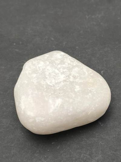 猩哥外币小铺➨【第204场】 - 和田玉原58克