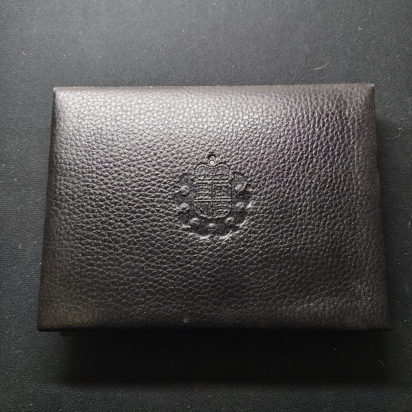 【全场包邮】纯粹捡漏拍483场（免费代拍第20场） 英国2010年官方精制套币-盒证全-含5镑君主制复辟350周年+2镑南丁格尔逝世100周年+1镑四邦国首府系列贝尔法斯特+伦敦2枚+50便士女童子军100周年5枚精制纪念币