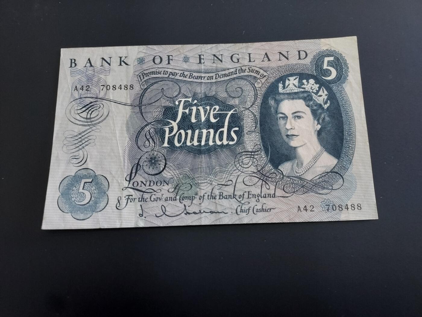 博彦收藏   12月8日 8点 钱币专场 英国 C系列女皇5镑 流通好品 