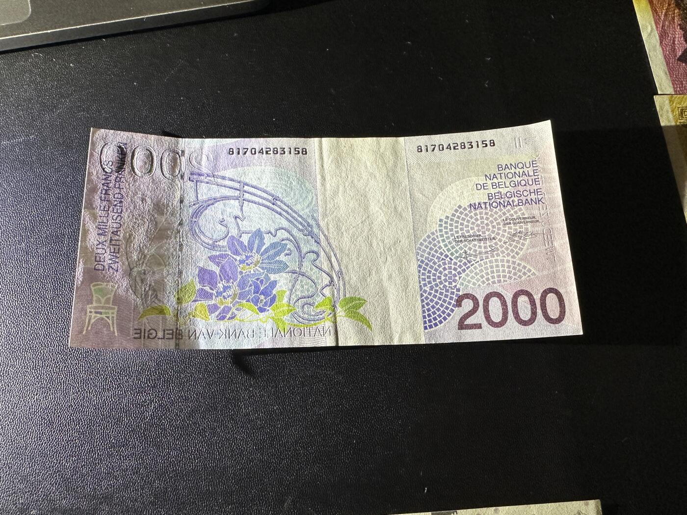 《外钞收藏家》第五百九十期（欧洲强钞、港币、硬通货及丰富裸币大拍场）（本平台长期征集拍品、欢迎藏友们联系合作） 比利时末版2000法郎 AU品相
