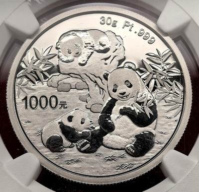 纫秋兰以为佩·凡希社微拍感恩专场 - 2025中国熊猫铂金1000元NGC-PF70UC，原厂盒证全品。