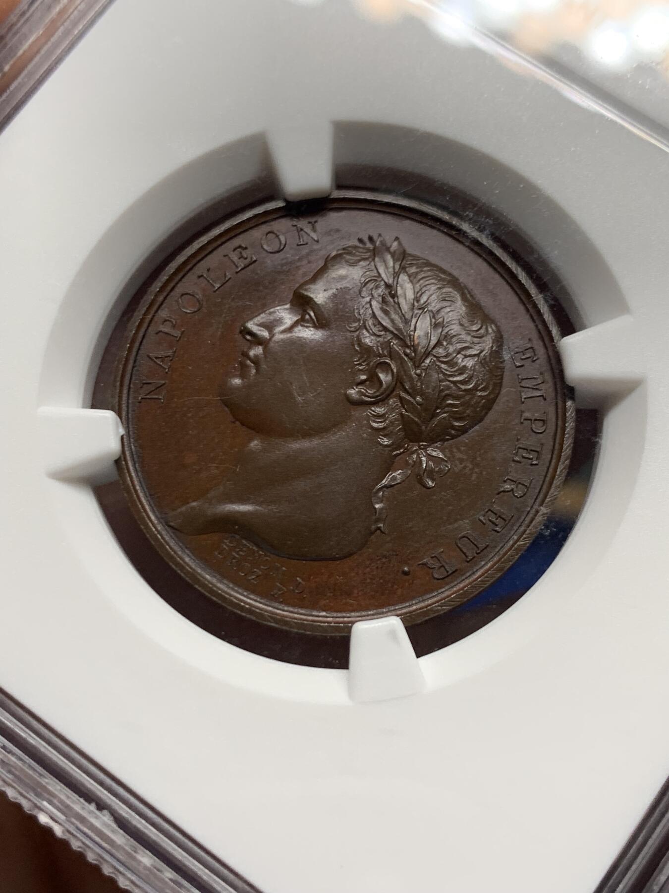 《竞宝斋》第443场 周日，周一，2场连拍 （全场包邮） NGC MS64BN 法国1805年拿破仑纪念德赛将军墓碑铜章，亚军分，更高分仅一枚。