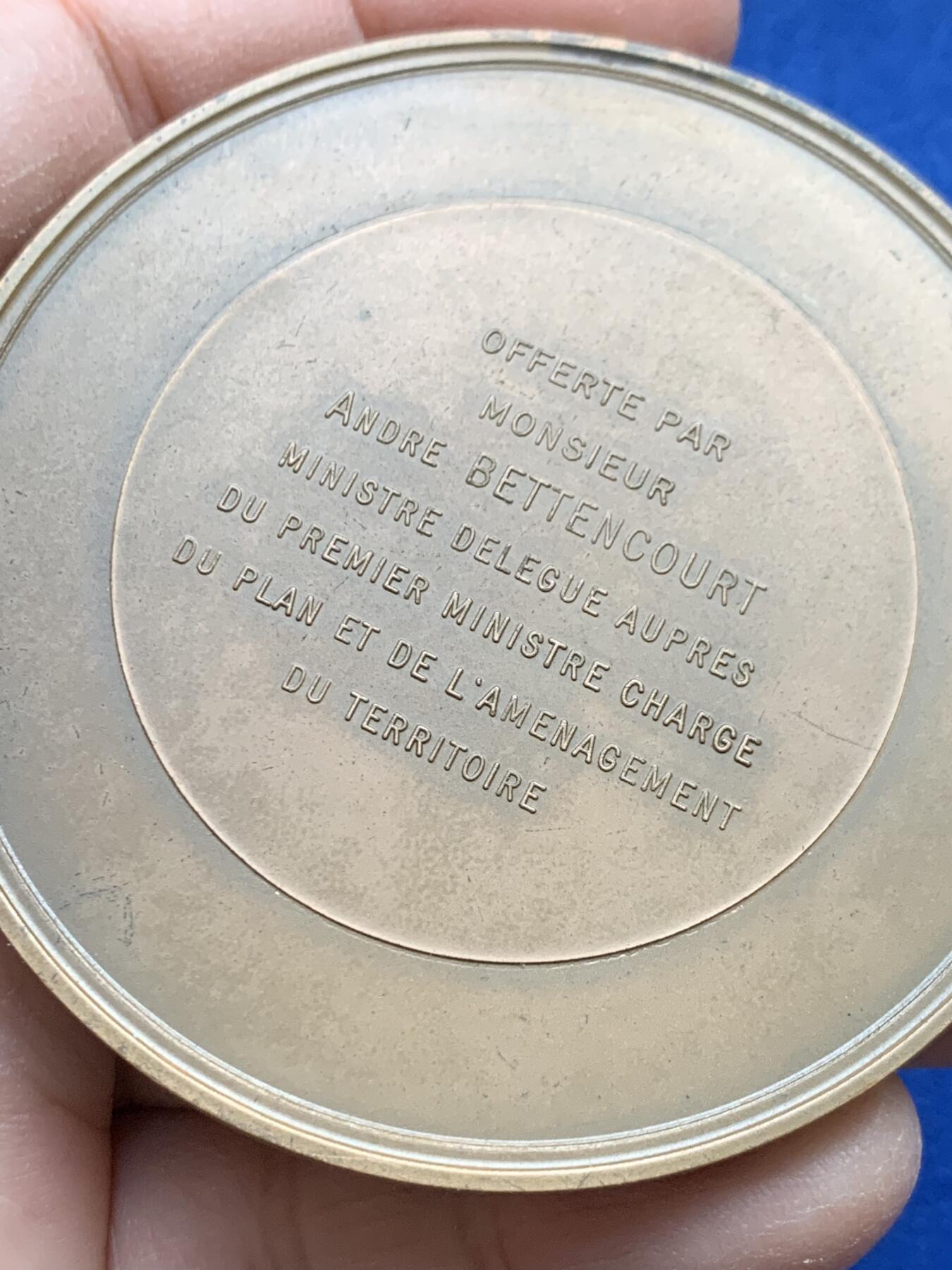 《竞宝斋》第443场 周日，周一，2场连拍 （全场包邮） 法国议会颁发玛丽安娜女神大铜章 136.1克 67.5mm 1971 丰饶角铜标