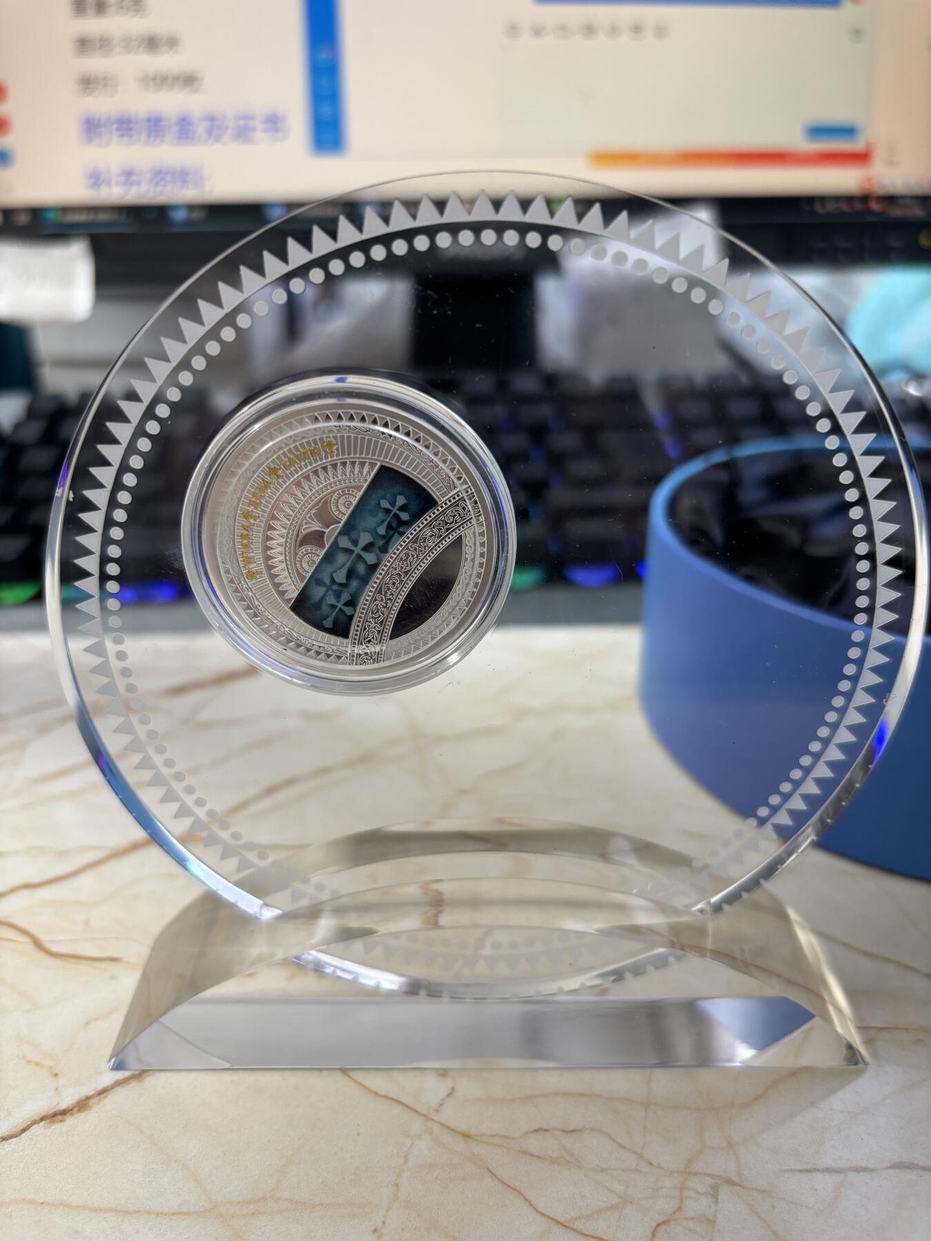 第184期拍卖 纽埃2015年人类的灵魂世界彩色17.5克纪念银币2，999银，发行1555枚