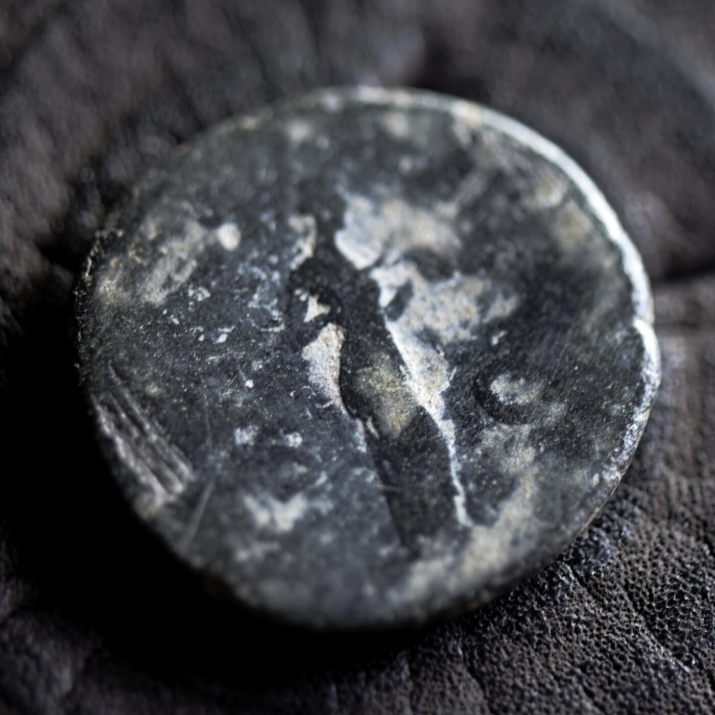 【良泉】【2025年最后一场】12月18日晚19.30点开拍！188组【直播场】西方古代钱币、丝路杂项、印章！ 9.91克，公元125-128年【古罗马】五贤帝-哈德良打制“健康女神-萨卢斯”阿斯铜币