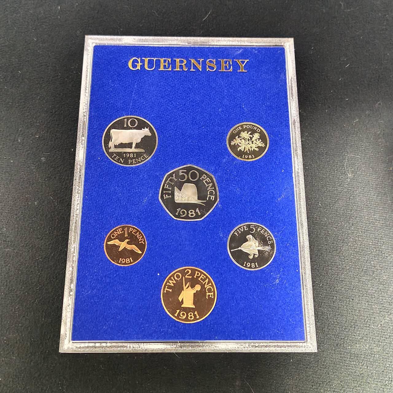 【全场包邮】纯粹捡漏拍485场（免费代拍第22场） 根西1981年官方发行皇家厂经典信封装精制套币-含根西百合1镑精制币-盒证全-PS9