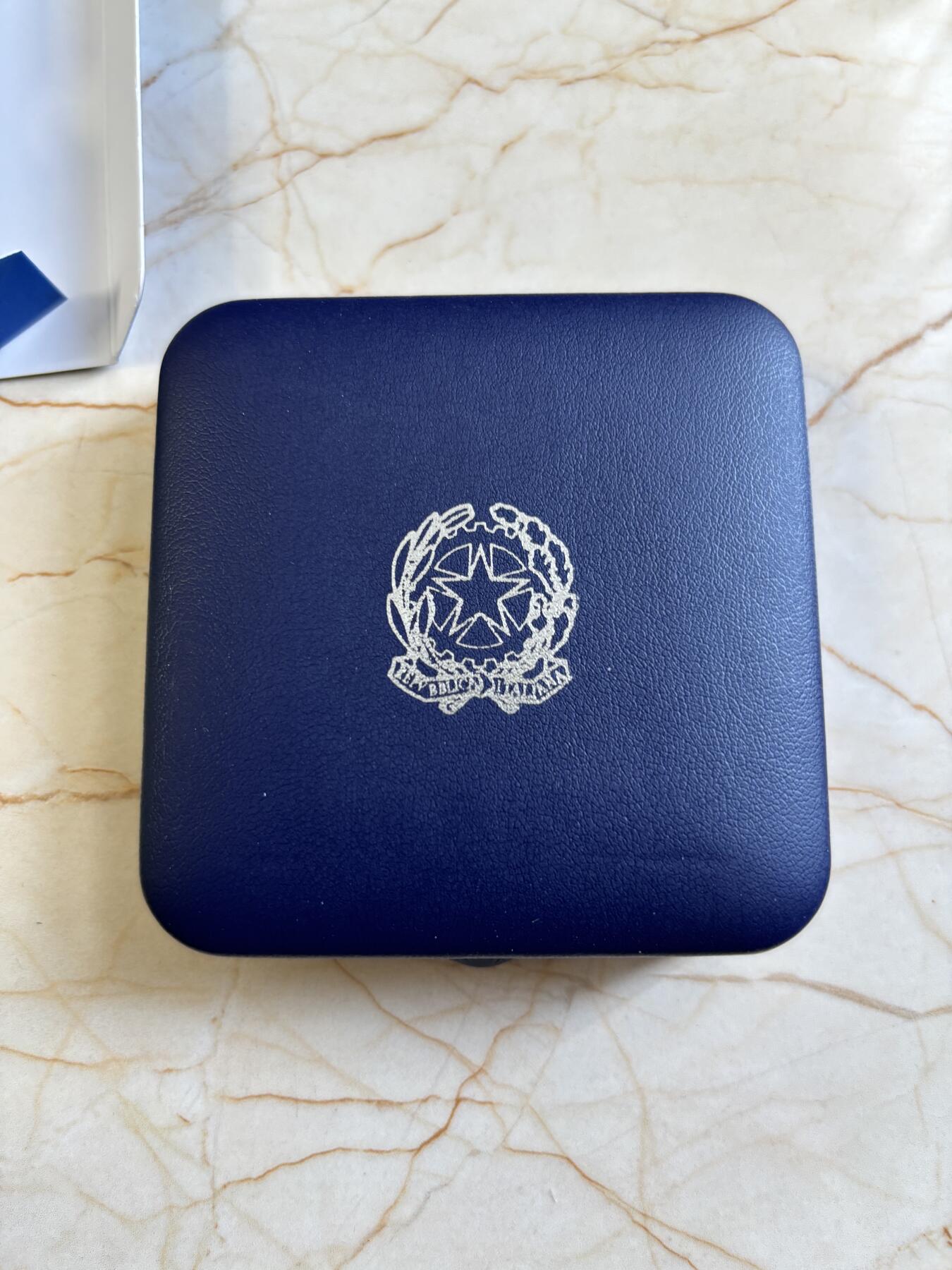 第183期拍卖 意大利2024年七国集团G7首脑峰会主宾国女神银币，925银，20.24克，发行4000枚，有手印