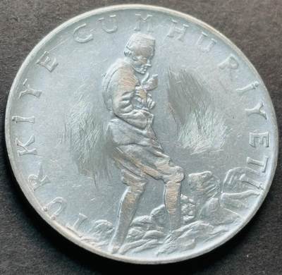 文馨钱币收藏第 284 场，【 长期接收代拍品】老藏家拍品南朝鲜李承晚时期货币，泰国大型纪念币，土耳其各时期及各国套币场 - 星月形向左 1977 年土耳其 2.5 里拉大币 30mm 第二版